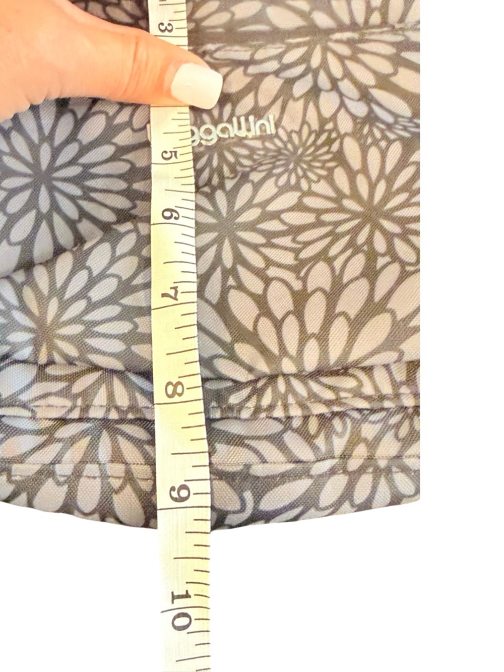 Baggallini Gray and White Floral Crossbody Bag - Picture 13 of 16